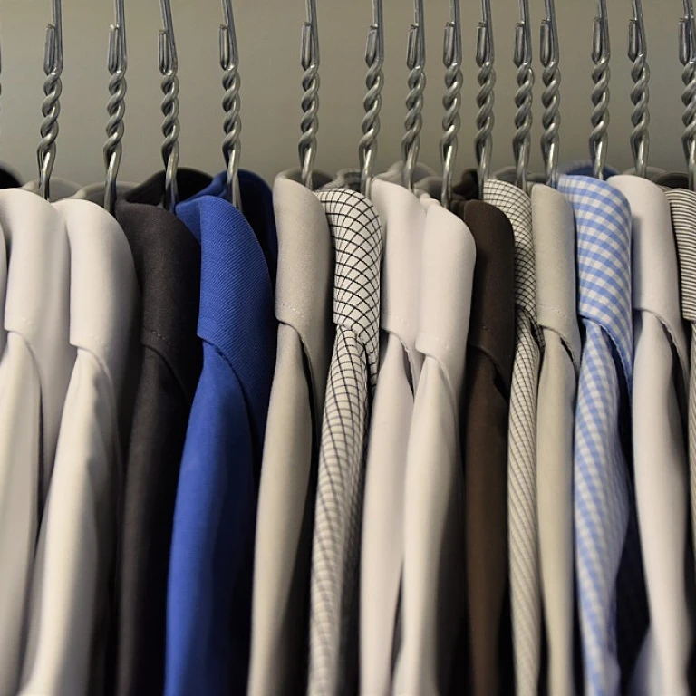 Exploring the Elegance of the John Varvatos Slim Fit Peak Lapel Jacket in Kelp