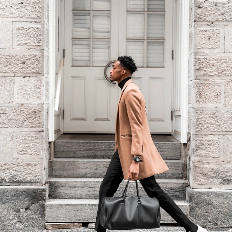 The Timeless Appeal of Black and White Houndstooth in Men's Fashion