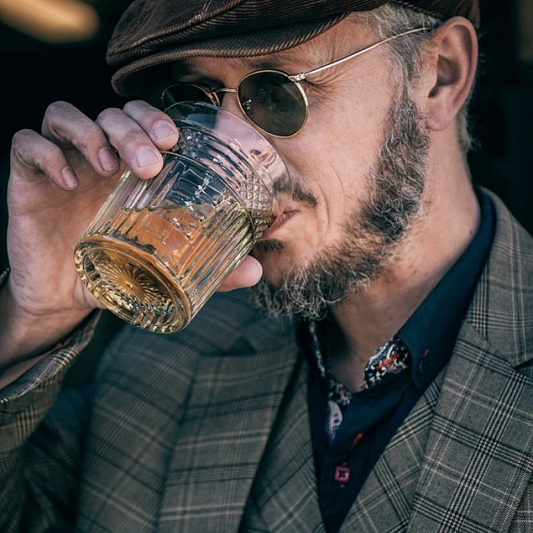 The Art of Choosing Buttons for Your Jacket