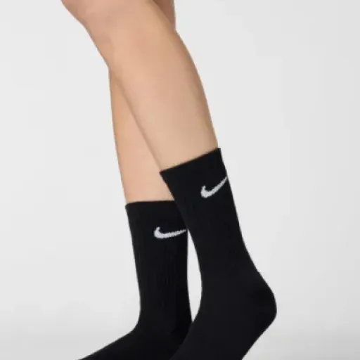 NIKE Performance Cushion Crew Socks Review: solid everyday sports socks that actually feel padded
